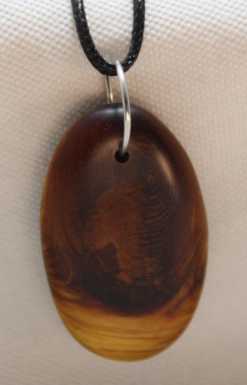 Bijou en bois, noyer douglas, pendentif en bois