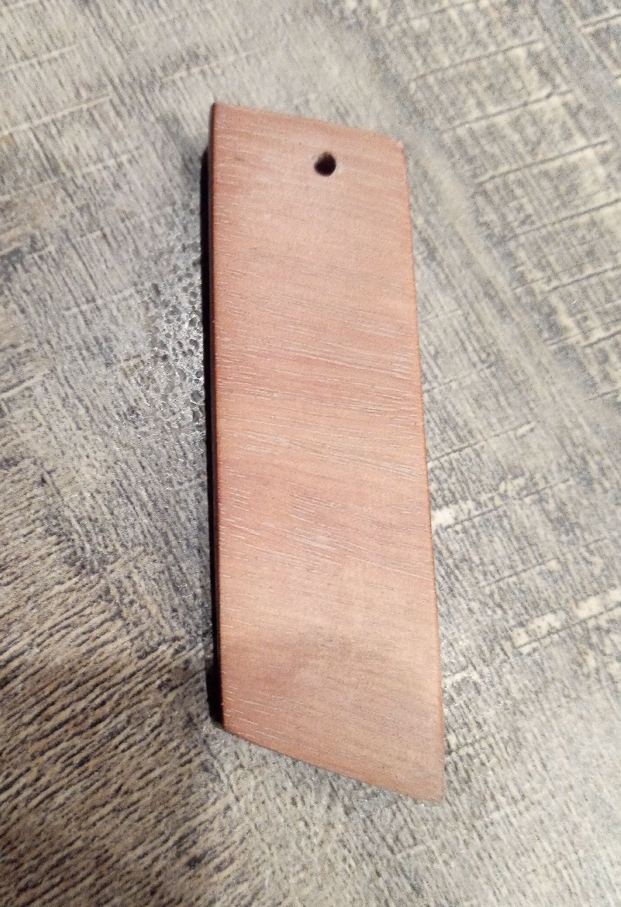 Pendentif poncé, prêt à recevoir la finition