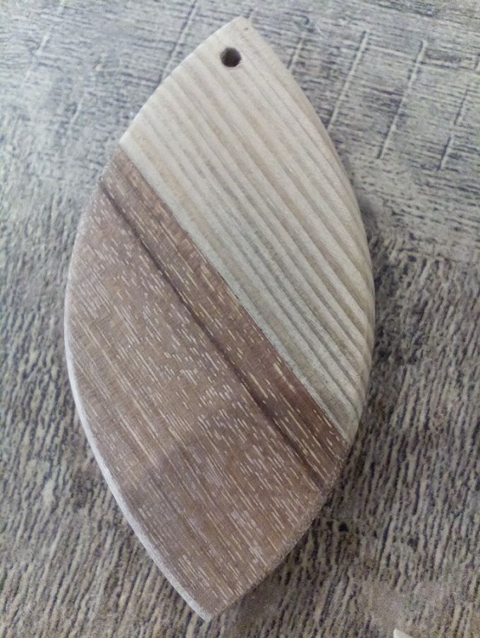Boucle d'oreille en bois multi-essence